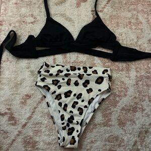 Bikini: Top, small. Bottom, extra small. They both fit like an extra small.